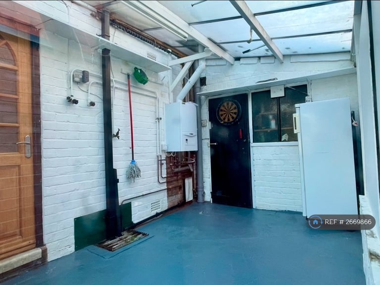 3 bedroom house in Elford Grove, Manchester, M18 (3 bed) (#2669866)