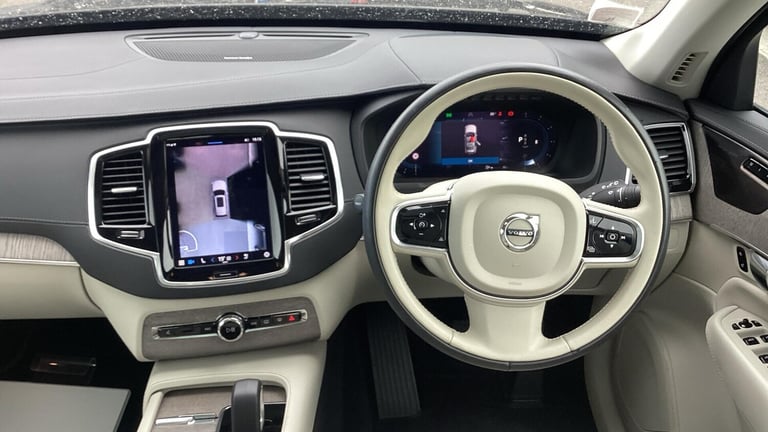 2022 Volvo XC90 Plus Dark B5 (235 hp) ESTATE Diesel/Electric Hybrid Automatic