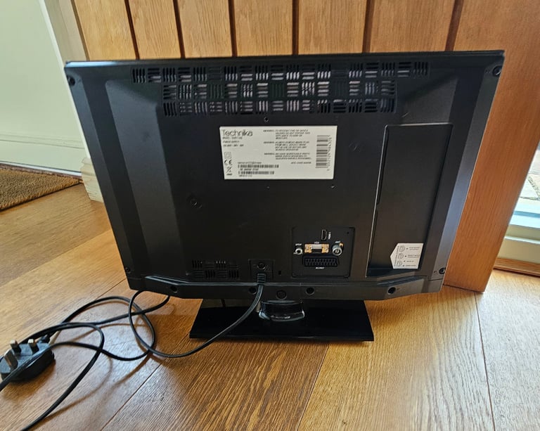 Technika 19" Digital LCD TV 