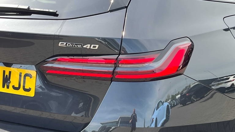 2025 BMW i5 250kW eDrive40 M Sport Pro 84kWh 5dr Auto Estate Electric Automatic