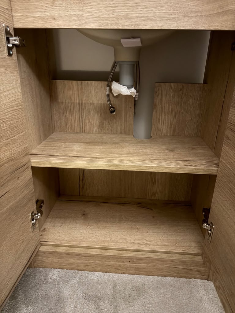 HUDSON REED JUNO 600MM FLOOR STANDING 2-DOOR VANITY & BASIN 2 - AUTUMN OAK & TAP