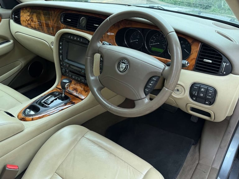 2007 Jaguar XJ 2.7 XJ Executive TDVi Auto 4dr Saloon Diesel Automatic