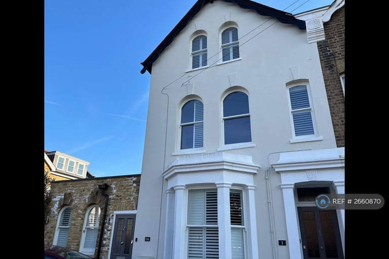 2 bedroom flat in Heathfield North, Twickenham, TW2 (2 bed) (#2660870)