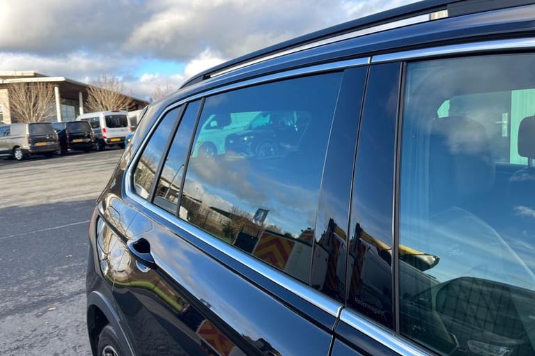 2022 Volkswagen Tiguan 2.0 TDI R-Line 5dr DSG ESTATE DIESEL Semi Automatic