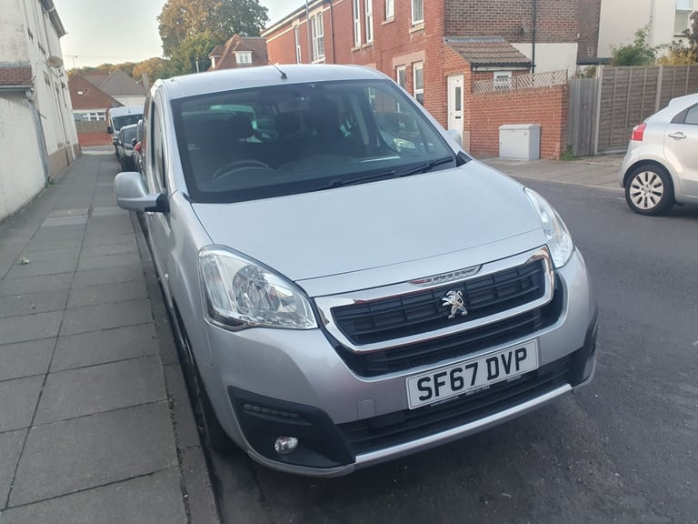 image for Peugeot, PARTNER TEPEE, MPV, 2018, Semi-Auto, 1560 (cc), 5 doors