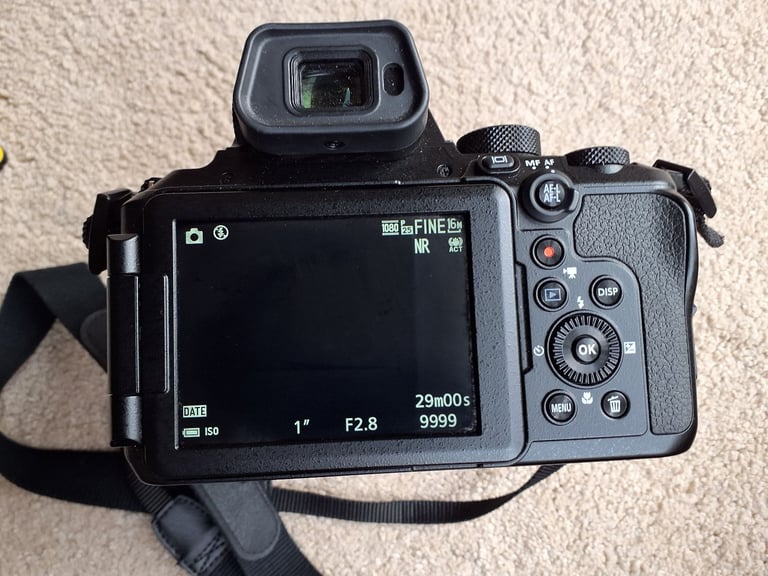 Nikon COOLPIX P950 Camera 16MP Compact Premium, Zoom 83x, nearly new.