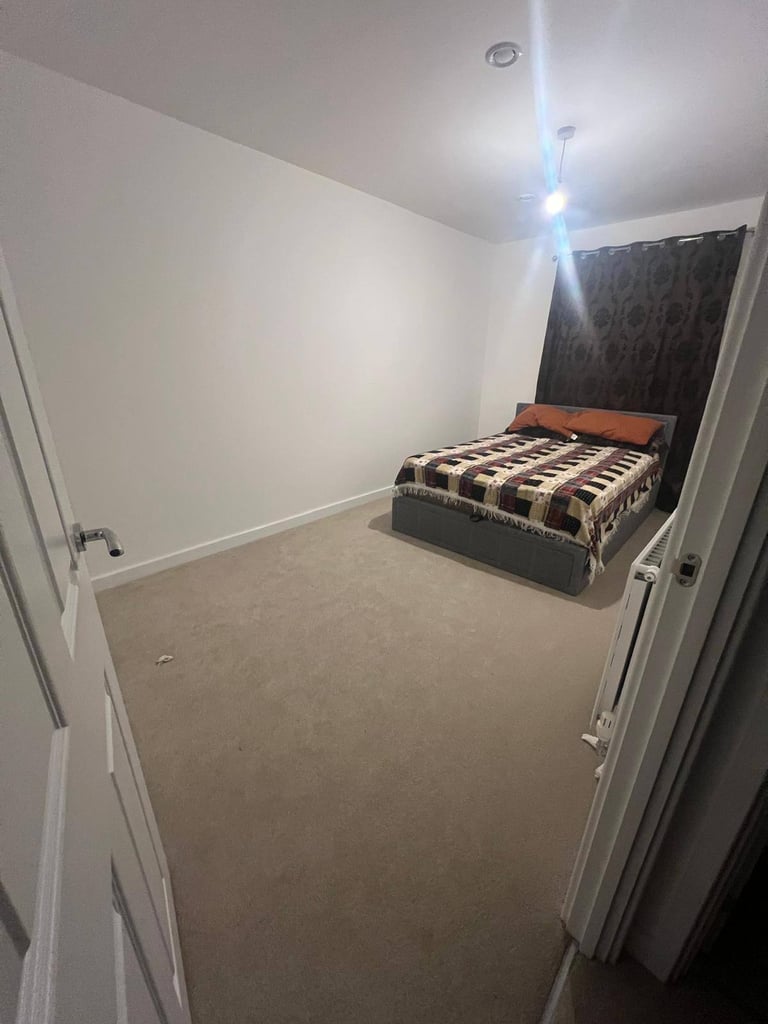 Spacious & Cosy Double Room For Rent AT OX14 2FH