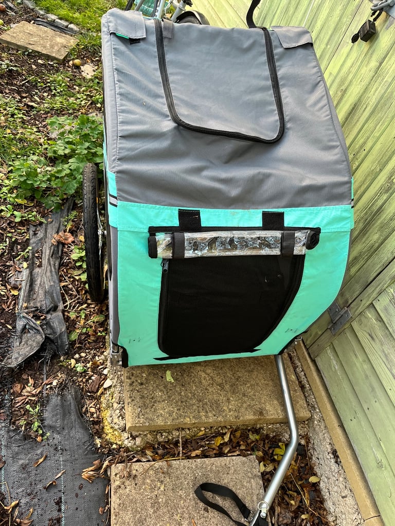 Pet trailer for bicycle