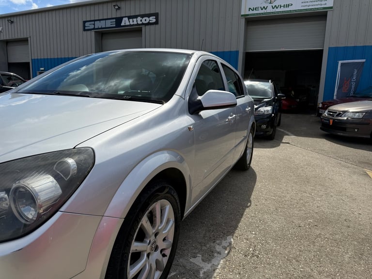 2005 Vauxhall Astra 1.6i 16V Club 5dr HATCHBACK Petrol Manual - Image 18