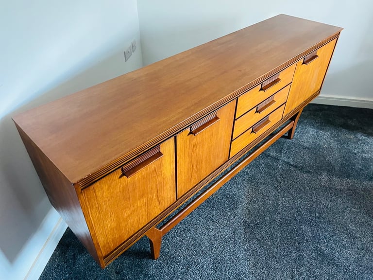 Teak beautility sideboard 70s