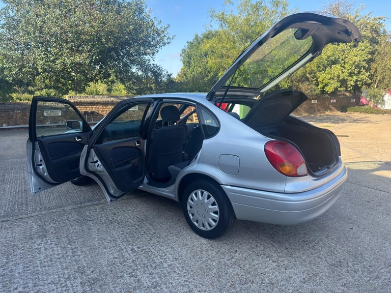 2001 Toyota Corolla 1.6 GS 5dr HATCHBACK Petrol Automatic