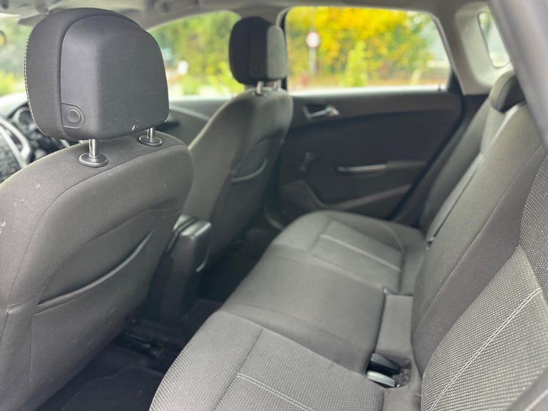 2015 Vauxhall Astra 1.6i SRi Euro 6 5dr HATCHBACK Petrol Manual