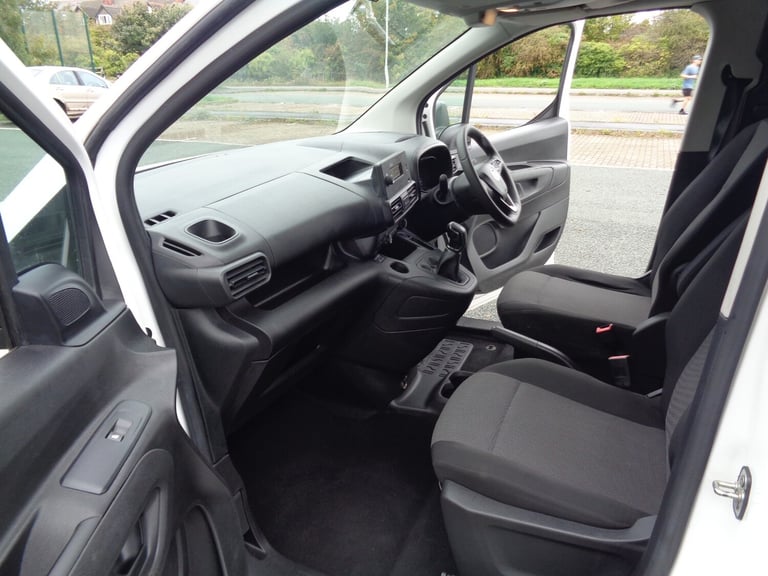 2020 Vauxhall Combo 2300 1.5 Turbo D 100ps H1 L2 Sportive Van LONG WHEEL BASE PANEL VAN Diesel Ma...
