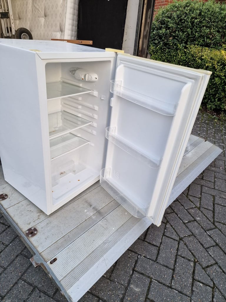 Under counter fridge 