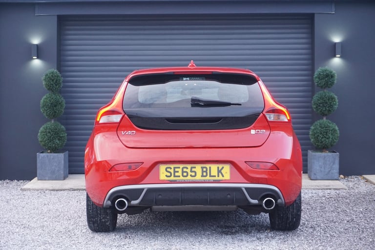 2015 Volvo V40 D2 [120] R DESIGN *IMMACULATE CONDITION £20 ROAD TAX* HATCHBACK Diesel Manual