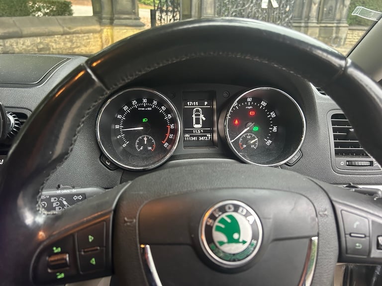 Skoda, YETI, Hatchback, 2010, Semi-Auto, (DSG) 1968 (cc), 5 doors