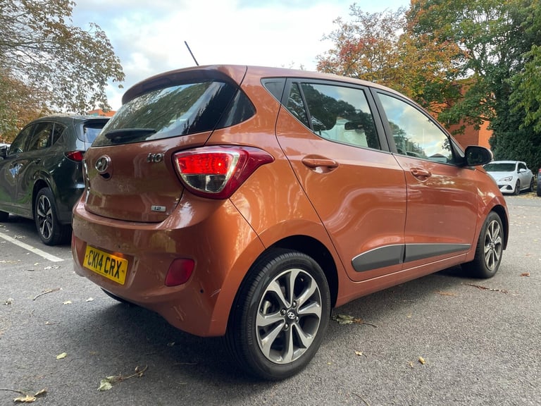 Nice Looking Car Choice of AIR-CONDITIONING REAR PARKING SENSORS 