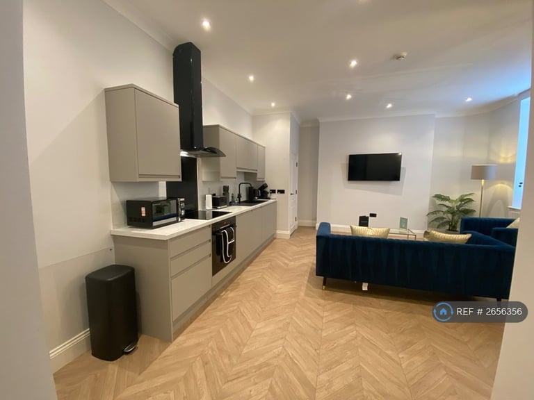 1 bedroom flat in The Salisbury, Scarborough, YO11 (1 bed) (#2656356)