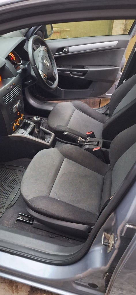 Vauxhall, ASTRA, Hatchback, 2006, Manual, 1598 (cc),5 doors - Image 4