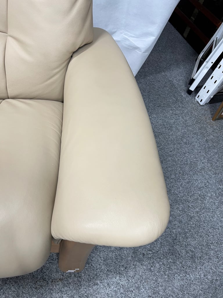 Ekornes Stressless Buckingham leather recliner sofas U.K. delivery available 