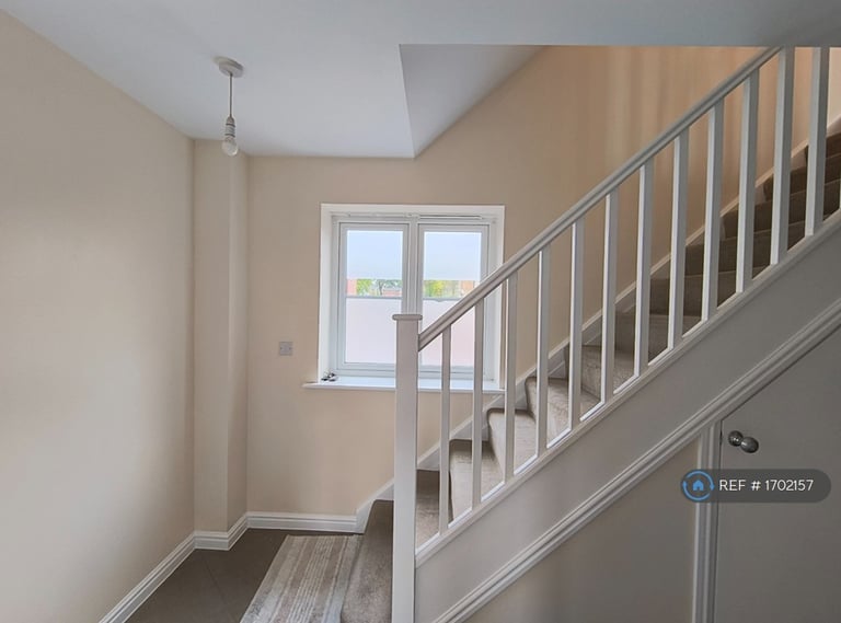 3 bedroom house in Oldmead Close, Harold Hill, Romford, RM3 (3 bed) (#1702157)