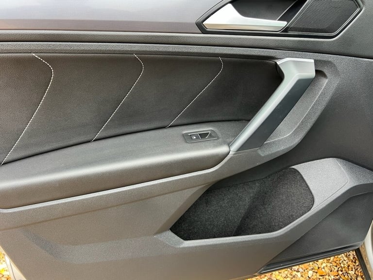 2020 Volkswagen Tiguan 2.0 TSI R-Line Tech SUV 5dr Petrol DSG 4Motion Euro 6 (s/s) (190 ps) ESTAT...