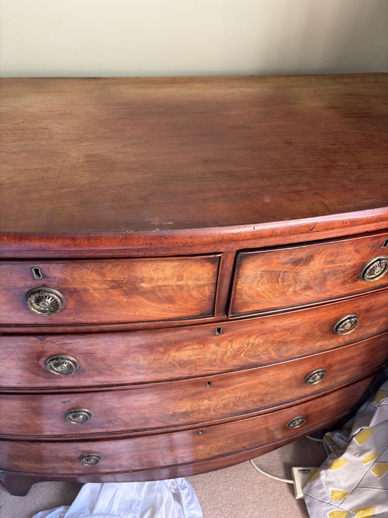 Georgian chest of drawers 