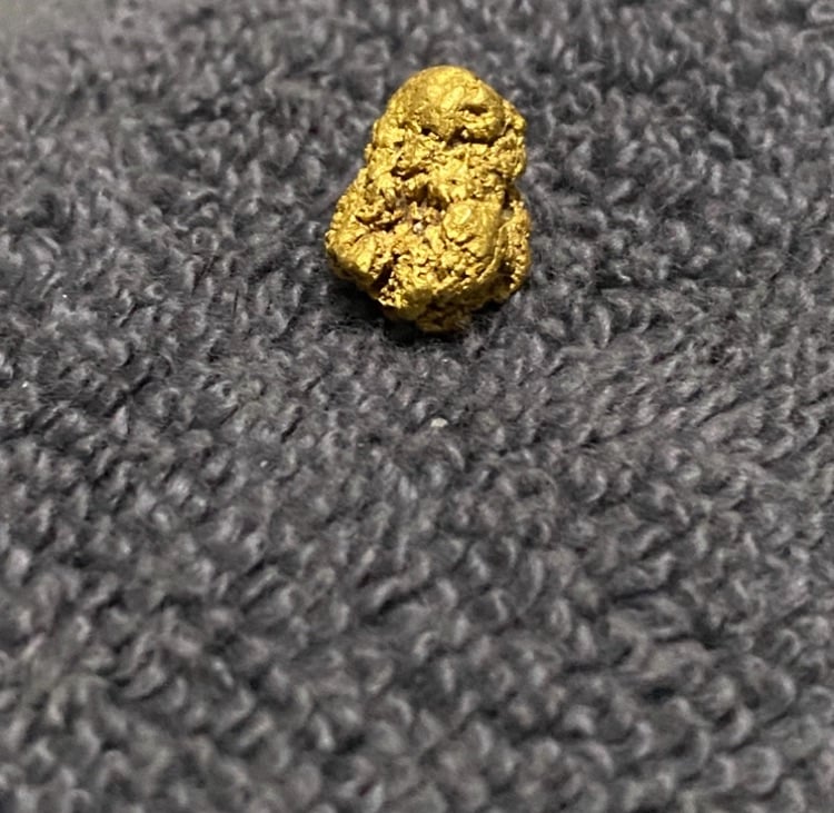 5.86g Alaskan raw gold nuggets 