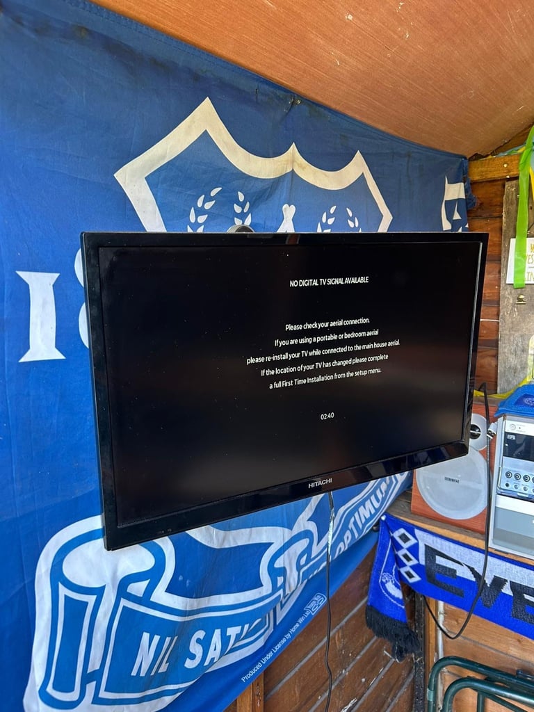 Hitachi 22 inch HD TV 