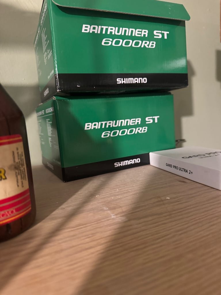 2 shimano baitrunners 