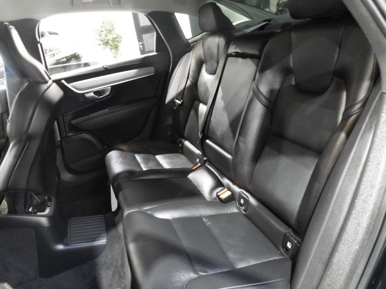 2023 73 VOLVO S90 2.0H T8 RECHARGE 18.8KWH PLUS SALOON 4DR PETROL PLUG-IN HYBRID