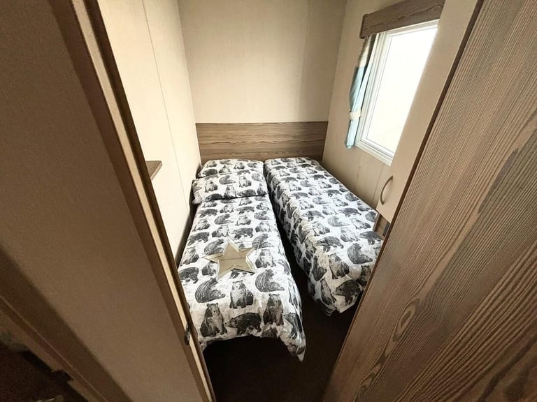 DIRECT BEACH ACCESS CARAVAN FOR SALE 3 BEDROOM 