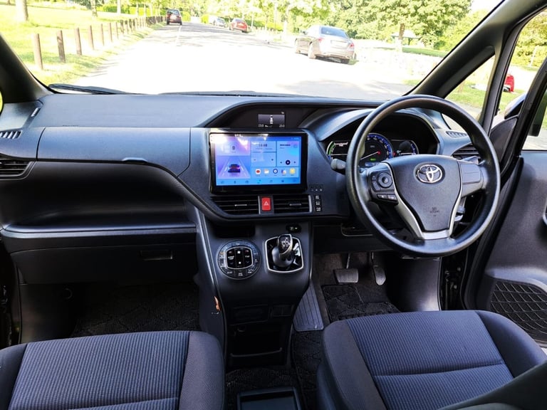 2015 Toyota Voxy 1.8 Hybrid Automatic 81,900 Miles. 7 Seater. Hybrid Petrol. PX OK MPV Petrol/Ele...