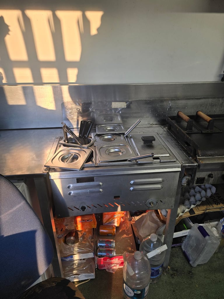 Food van , catering van full working o