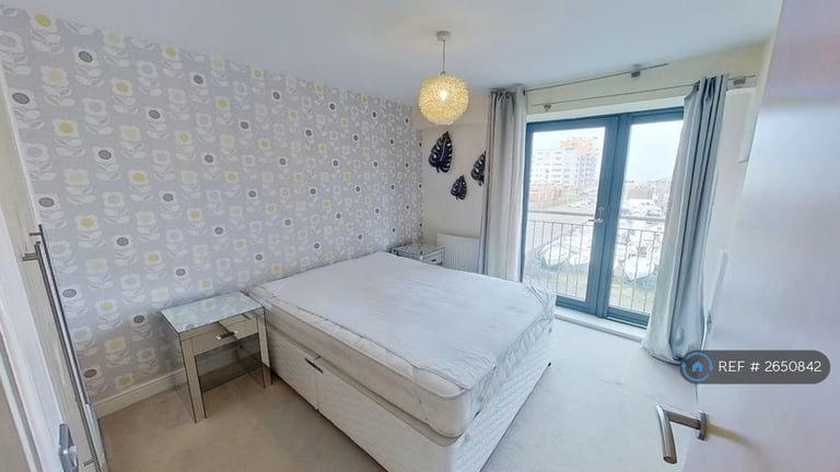 2 bedroom flat in Lochinvar Drive, Edinburgh, EH5 (2 bed) (#2650842)