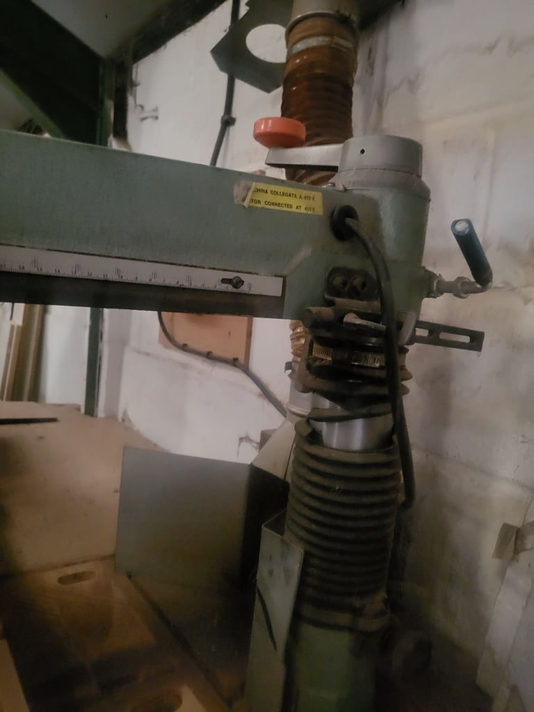 De Walt Radial Arm Saw + Bench - 3 Phase 