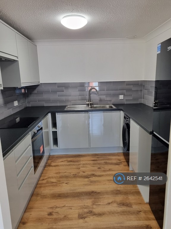 image for 1 bedroom flat in Oakhill Lodge, Purley, CR8 (1 bed) (#2642541)