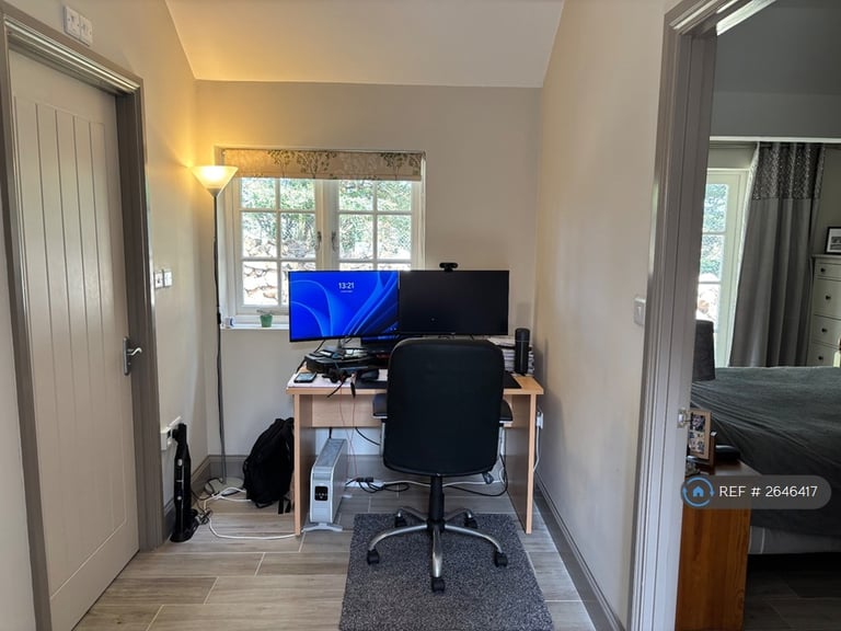 1 bedroom house in Outside Guest Suite At Easthampnett , Easthampnett, Chichest (1 bed) (#2646417)