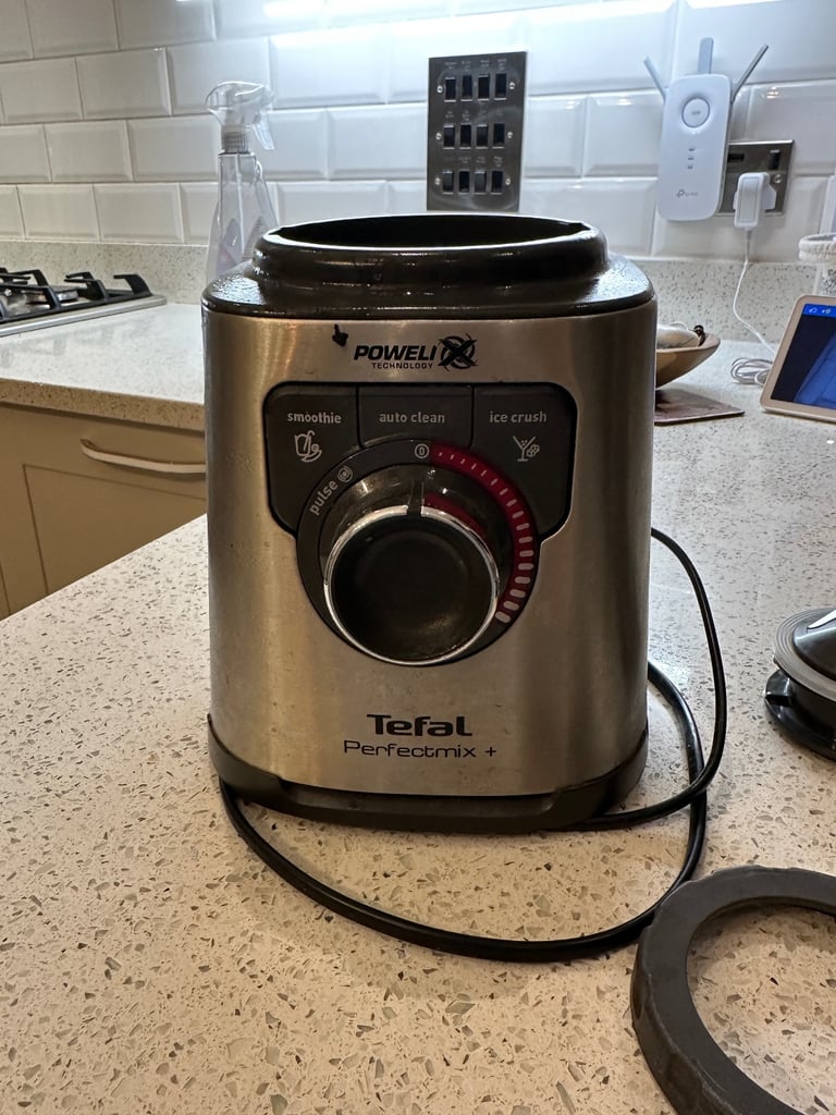 FREE Tefal blender NO GLASS JUG BL811D40