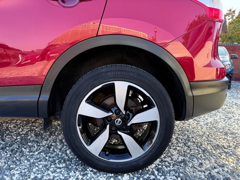 2015 Nissan Qashqai 1.2 DIG-T n-tec+ XTRON 2WD Euro 6 (s/s) 5dr HATCHBACK Petrol Automatic