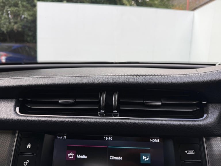 2016 Jaguar XF 3.0d V6 S 4dr Auto SALOON DIESEL Automatic