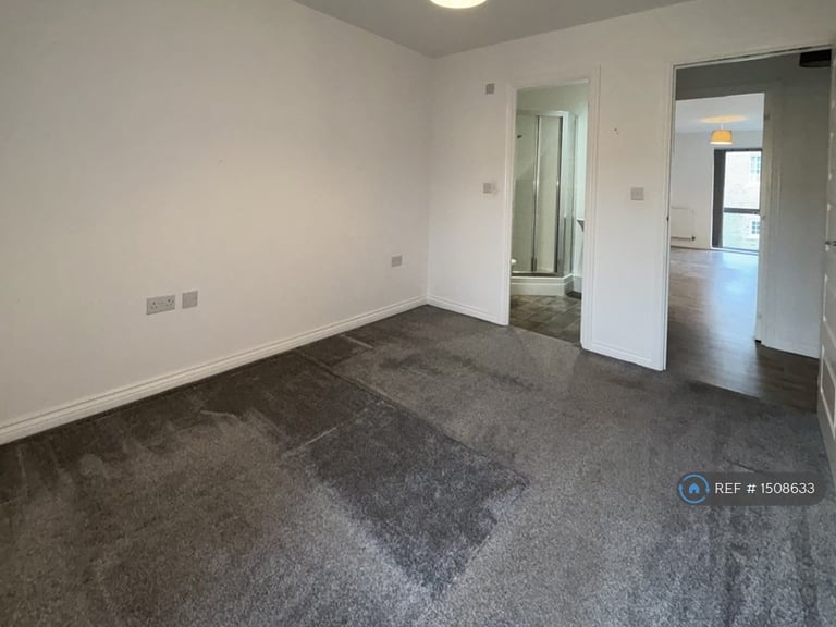 2 bedroom flat in Albarn Court, Colchester, CO2 (2 bed) (#1508633)