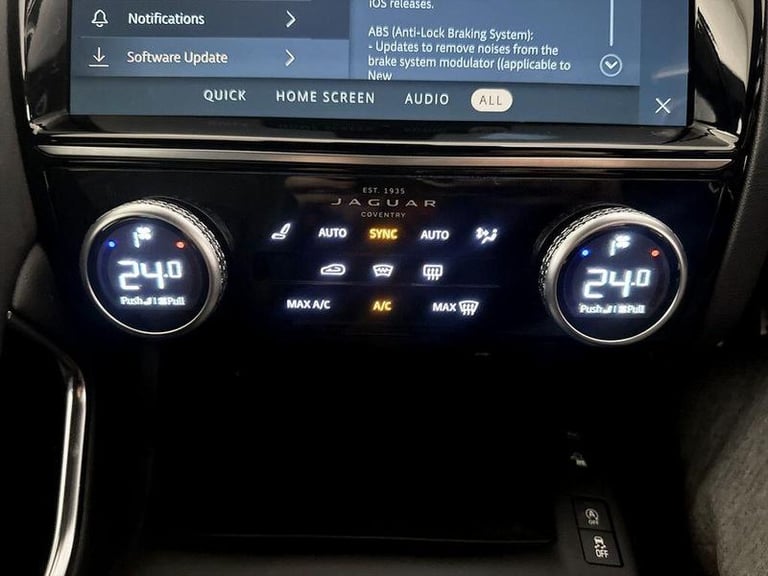 2022 Jaguar E-Pace 1.5 P300e 11.5kWh R-Dynamic SE Auto AWD Euro 6 (s/s) 5dr Automatic SUV Hybrid ...