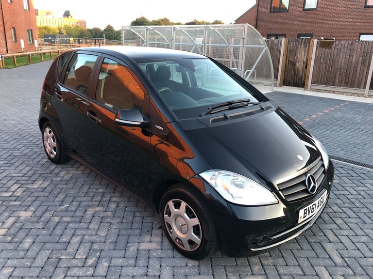 Mercedes-Benz (61) A Class A160 1.5 Petrol Classic SE 5dr. New MOT. Lady owners. ULEZ OK. Excellent.
