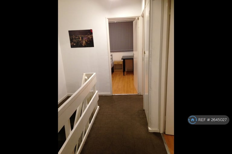 1 bedroom in Treby Street, London, E3 (#2645027)