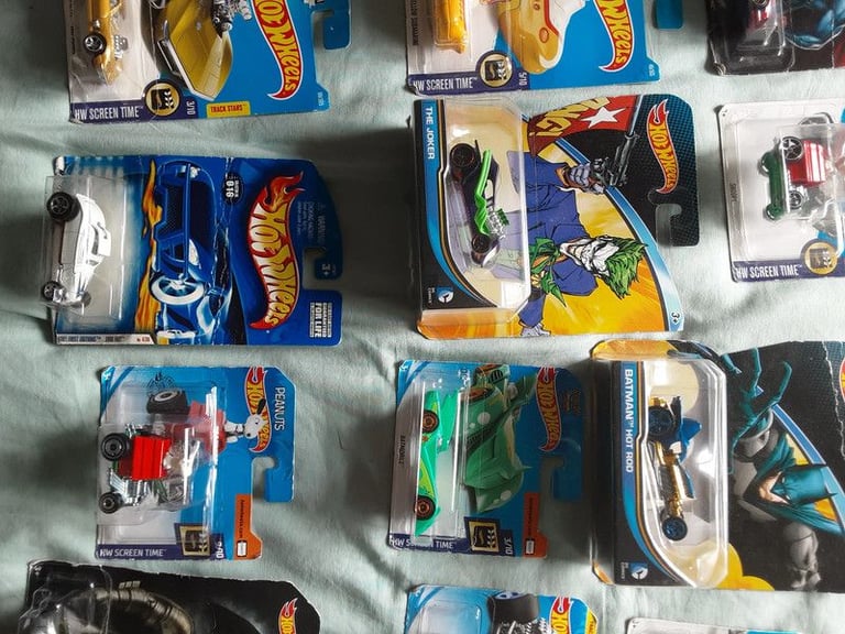 100 Hotwheels Character Collectors Cars 