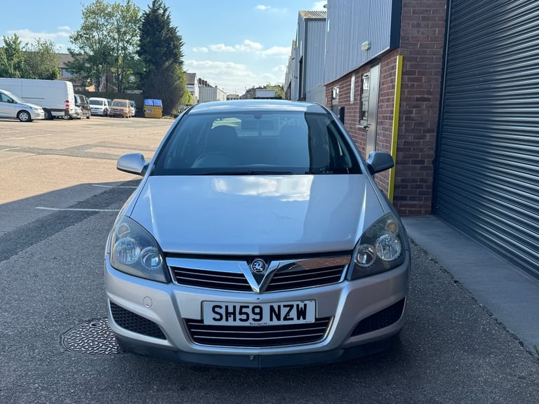 2009 Vauxhall Astra 1.6i 16V Life [115] 5dr [AC] HATCHBACK Petrol Manual - Image 4