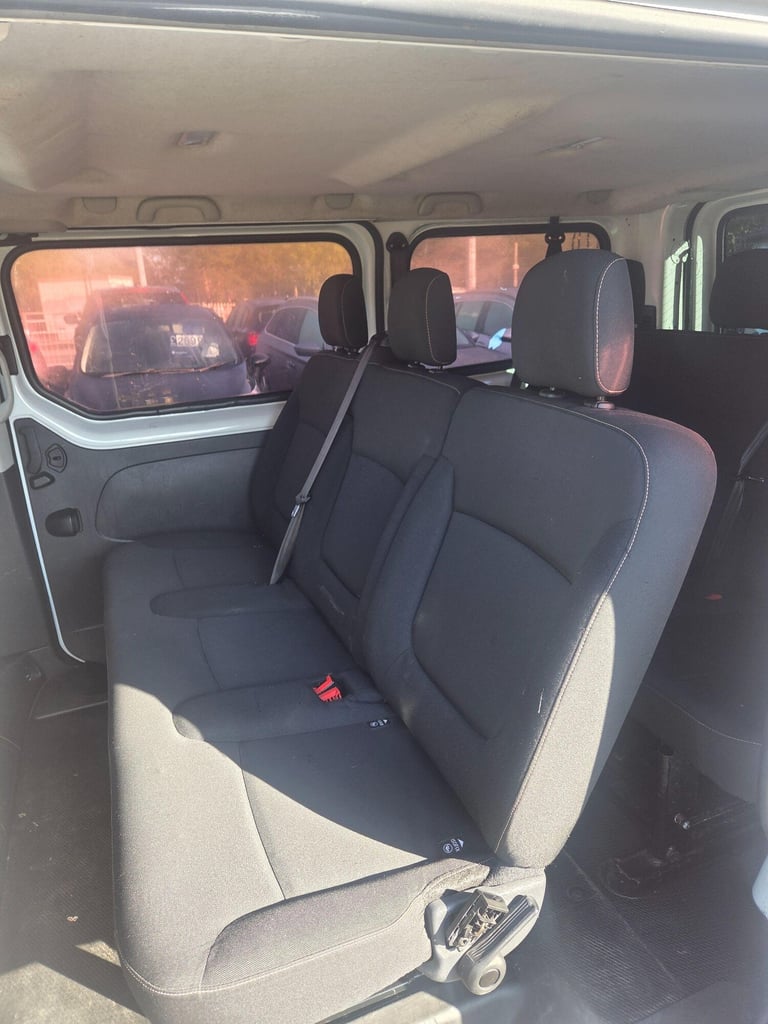 2017 Renault Trafic 1.6 dCi ENERGY 29 Business LWB Euro 6 (s/s) 5dr (9 Seat) MPV Diesel Manual