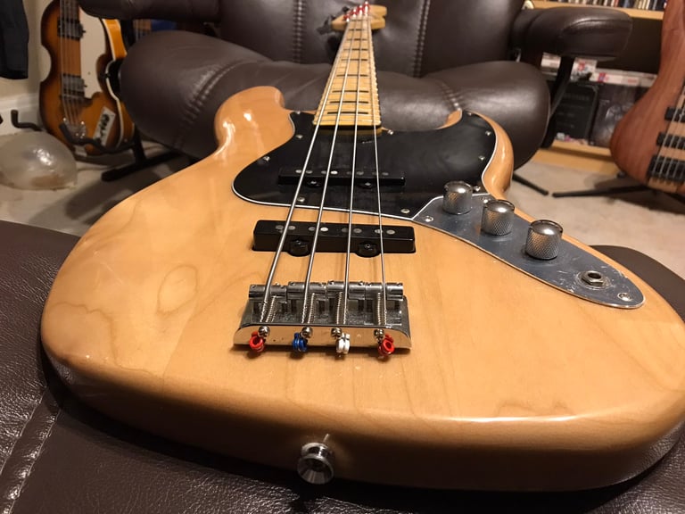 Squier Classic Vibe '70s Jazz Bass, Maple Fingerboard, Natural - super