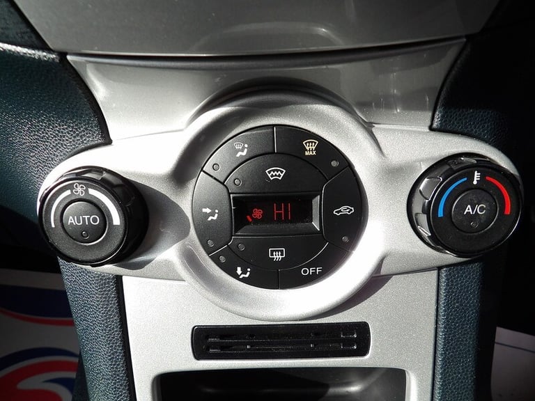 2012 Ford Fiesta Titanium Hatchback Petrol Manual